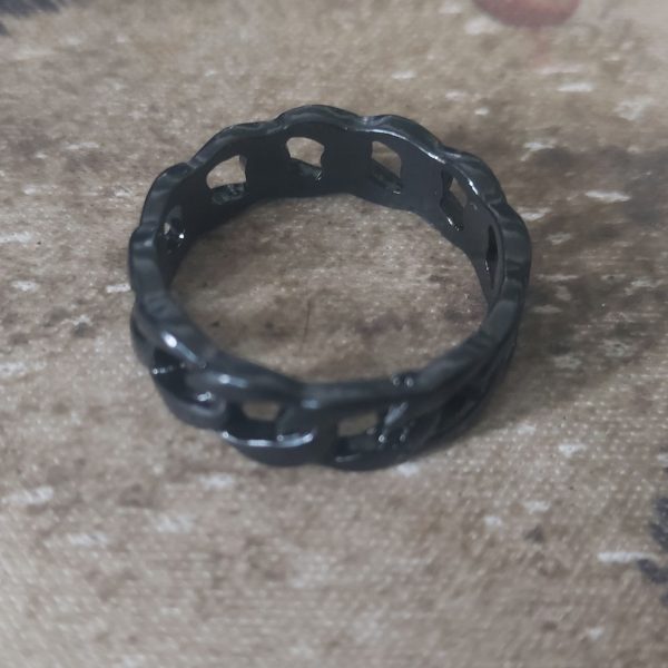 Black ring with Braid Pattern