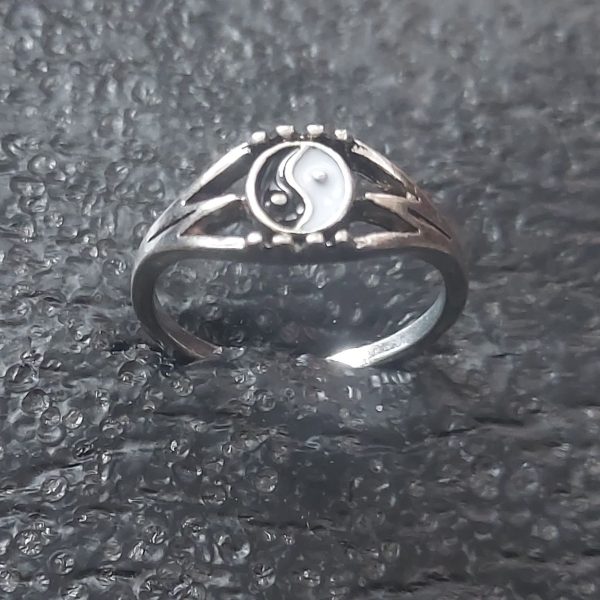 Yin Yang Ring